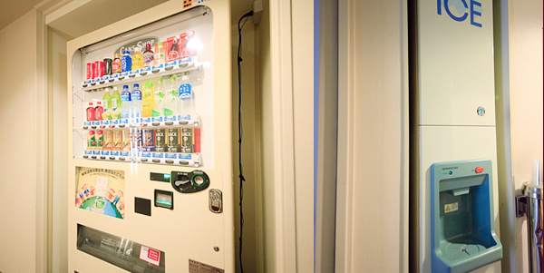 自動販売機1F・製氷機・2F